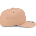 beige-snapback-kappe-mit-gebogenem-schirm-9fifty-seasonal-flower-von-red-bull-racing-formula-1-von-new-era