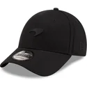 schwarze-verstellbare-kappe-mit-gebogenem-schirm-und-schwarzem-logo-9forty-seasonal-von-mclaren-racing-formula-1-von-new-era