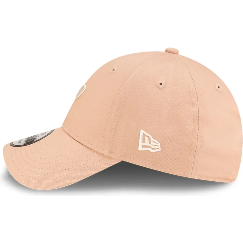 mutzen-gebogen-beige-verstellbares-band-9forty-seasonal-der-mclaren-racing-formula-1-von-new-era