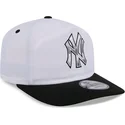 gebogene-weisse-und-schwarze-snapback-kappe-golfer-chrome-logo-von-new-york-yankees-mlb-von-new-era