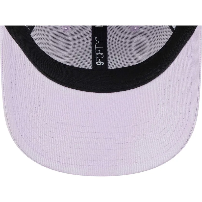 bojd-justerbar-lila-keps-med-lila-logotyp-for-dam-9forty-league-essential-fran-new-york-yankees-mlb-av-new-era