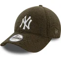 grune-verstellbare-curved-cap-9forty-borg-der-new-york-yankees-mlb-von-new-era