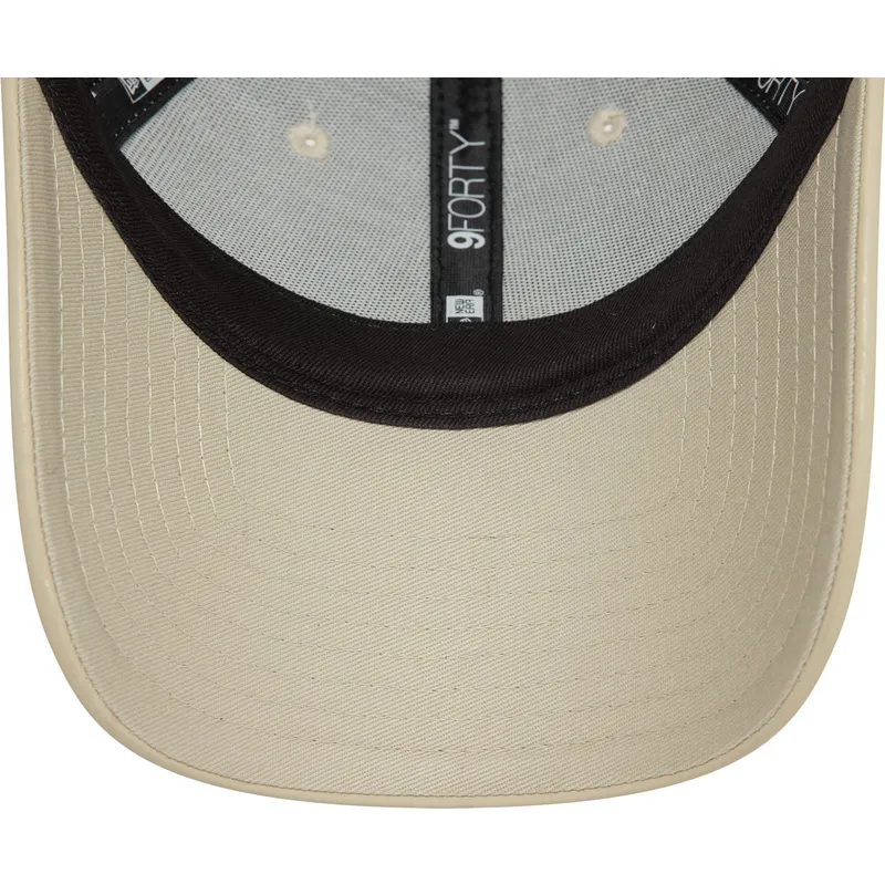 mutzen-gebogen-beige-verstellbares-band-9forty-midi-pu-der-new-york-yankees-mlb-von-new-era mutzen-gebogen-beige-verstellbares-band-9forty-midi-pu-der-new-york-yankees-mlb-von-new-era