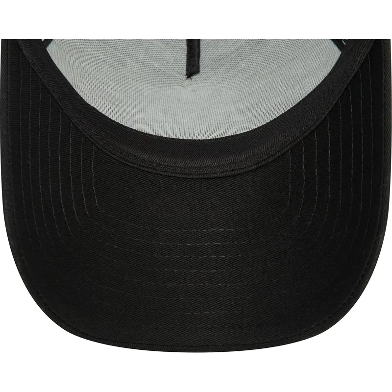 schwarze-9forty-e-frame-monochrome-snapback-kappe-mit-gebogenem-schirm-und-schwarzem-logo-der-new-york-yankees-mlb-von-new-era
