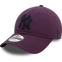 mutzen-gebogen-violett-verstellbares-band-9twenty-league-essential-der-new-york-yankees-mlb-von-new-era