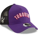 toronto-raptors-nba-a-frame-classic-lila-och-svart-truckerkeps-fran-new-era