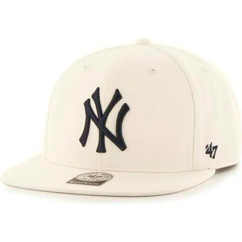 cappello-piatto-beige-liscio-snapback-di-mlb-new-york-yankees-di-47-brand