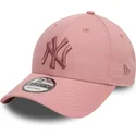 rosa-verstellbare-curved-cap-mit-rosa-logo-9forty-league-essential-der-new-york-yankees-mlb-von-new-era