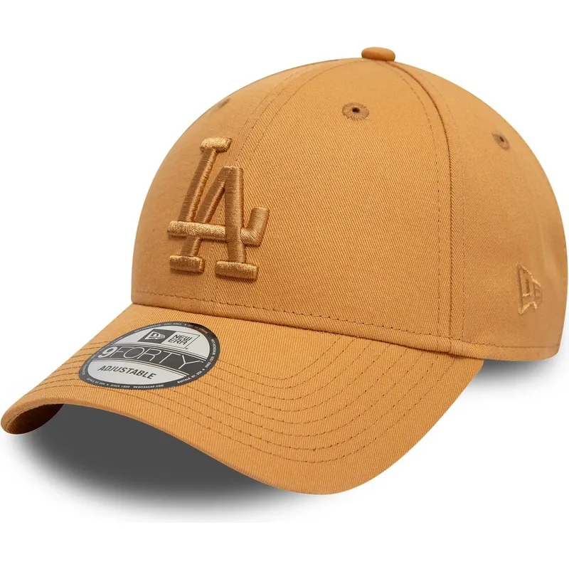 hellbraune-verstellbare-curved-cap-mit-braunem-logo-9forty-league-essential-der-los-angeles-dodgers-mlb-von-new-era