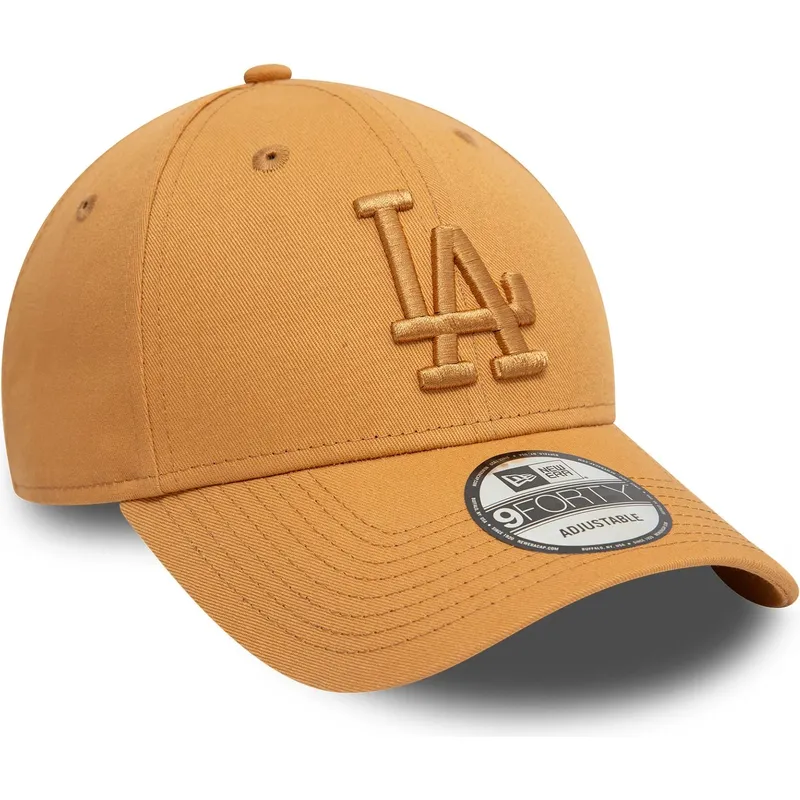 hellbraune-verstellbare-curved-cap-mit-braunem-logo-9forty-league-essential-der-los-angeles-dodgers-mlb-von-new-era