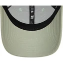jasnozielona-regulowana-czapka-z-zakrzywionym-daszkiem-9forty-essential-od-new-era