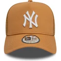 casquette-trucker-marron-claire-9forty-a-frame-league-essential-new-york-yankees-mlb-new-era