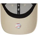 bezowa-czapka-z-zakrzywionym-daszkiem-regulowana-z-czarnym-logo-9forty-team-outline-new-york-yankees-mlb-od-new-era