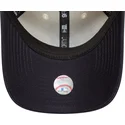 casquette-courbee-beige-et-bleue-marine-ajustable-9forty-colour-block-new-york-yankees-mlb-new-era