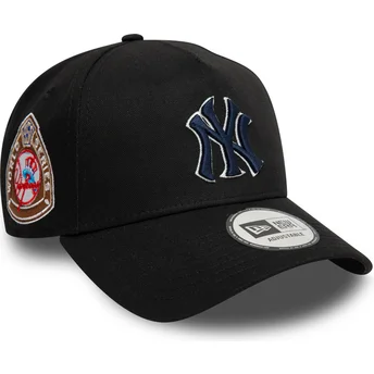 New Era New York Yankees MLB 9FORTY A Frame World Series Patch svart böjd snapbackkeps med marinblå logotyp