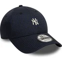 granatowa-regulowana-czapka-z-daszkiem-9forty-seersucker-new-york-yankees-mlb-od-new-era