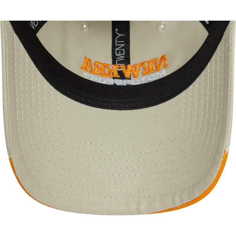 berretto-curvo-beige-regolabile-da-donna-9twenty-flame-visor-di-new-era