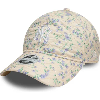 Beżowa zakrzywiona czapka z daszkiem regulowana dla kobiet 9TWENTY Floral Quilt New York Yankees MLB od New Era