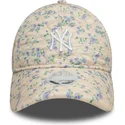 cappellino-curvo-beige-regolabile-da-donna-9twenty-floral-quilt-dei-new-york-yankees-mlb-di-new-era