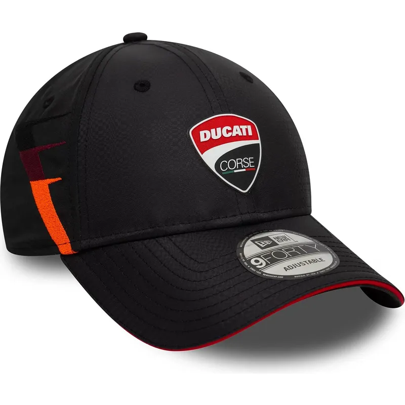 schwarze-verstellbare-curved-cap-9forty-gradient-print-von-ducati-motor-motogp-von-new-era