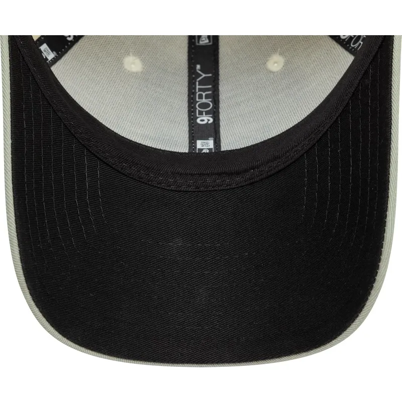 hellgrune-verstellbare-curved-cap-9forty-contrast-side-von-vespa-piaggio-von-new-era