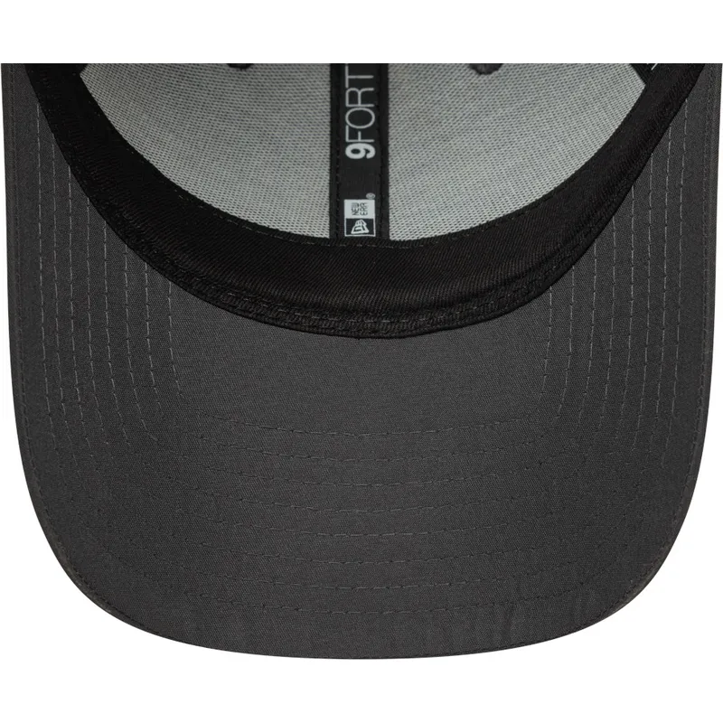 cappellino-grigio-curvo-regolabile-9forty-flawless-dei-new-york-yankees-mlb-di-new-era