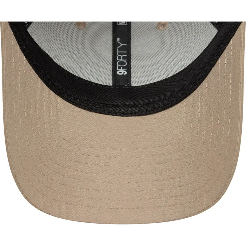 justerbar-ljusbrun-kurvad-keps-9forty-flawless-new-york-yankees-mlb-fran-new-era