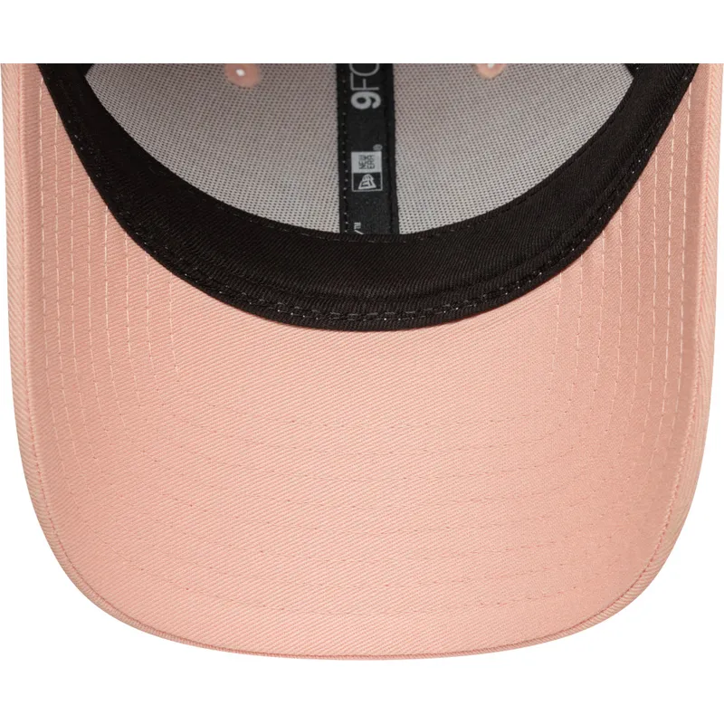 rozowa-regulowana-czapka-z-zakrzywionym-daszkiem-dla-kobiet-z-rozowym-logo-9forty-league-essential-new-york-yankees-mlb-new-era