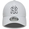 cappellino-curvo-bianco-regolabile-9forty-outline-dei-new-york-yankees-mlb-di-new-era