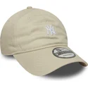 regulowana-bezowa-czapka-z-zakrzywionym-daszkiem-9twenty-mini-logo-new-york-yankees-mlb-new-era