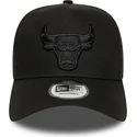 czarna-zakrzywiona-czapka-snapback-e-frame-essential-chicago-bulls-nba-od-new-era