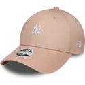 cappellino-rosa-con-visiera-curva-regolabile-da-donna-9forty-mini-logo-new-york-yankees-mlb-di-new-era