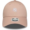 rozowa-zakrzywiona-czapka-z-daszkiem-regulowana-dla-kobiet-9forty-mini-logo-new-york-yankees-mlb-od-new-era