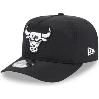 Czarna zakrzywiona czapka z daszkiem regulowana Golfer Everyday Nylon Chicago Bulls NBA od New Era