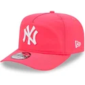 rozowa-zakrzywiona-czapka-z-daszkiem-z-regulacja-golfer-everyday-nylon-new-york-yankees-mlb-od-new-era