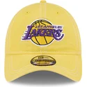 verstellbare-gelbe-kappe-mit-gebogenem-schirm-9twenty-washed-contrast-der-los-angeles-lakers-nba-von-new-era