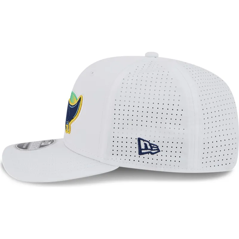 weisse-trucker-cap-9seventy-perf-spring-training-fan-pack-2025-der-tampa-bay-rays-mlb-von-new-era
