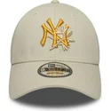 beige-justerbar-bojd-keps-med-gult-new-york-yankees-mlb-9forty-floral-icon-logo-fran-new-era