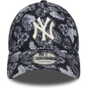 schwarze-verstellbare-gebogene-kappe-9forty-all-over-print-der-new-york-yankees-mlb-von-new-era
