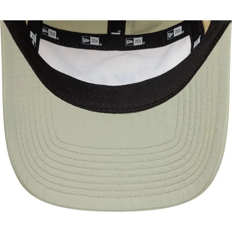 beige-und-grune-verstellbare-curved-cap-runner-tech-von-new-era