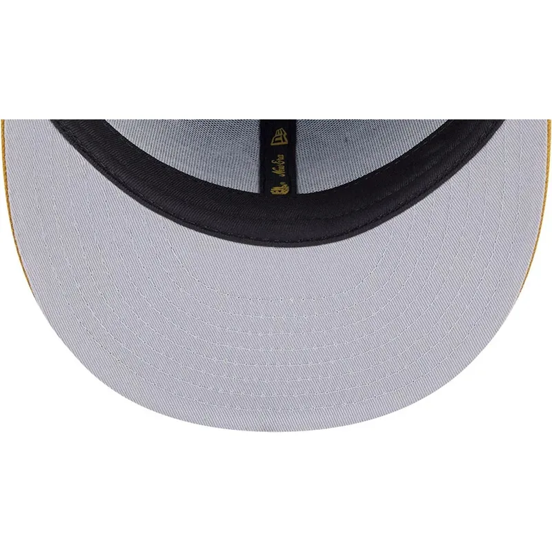 cappello-piatto-nero-e-giallo-chiuso-con-logo-dorato-59fifty-day-dei-new-york-yankees-mlb-di-new-era