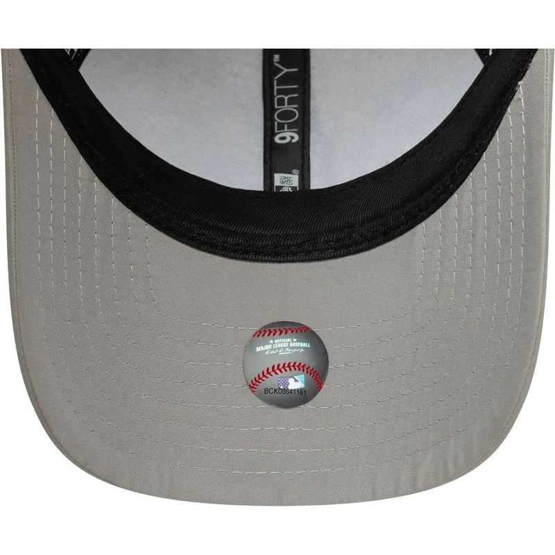 new-era-9forty-flawless-new-york-yankees-mlb-grey-adjustable-trucker-hat