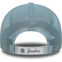 regulowana-niebieska-czapka-trucker-z-granatowym-logo-9forty-homefield-new-york-yankees-mlb-od-new-era