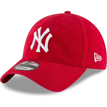 Verstellbare rote 9TWENTY Core Classic Kappe mit gebogenem Schirm der New York Yankees MLB von New Era