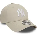 cappellino-curvo-beige-regolabile-con-logo-bianco-9forty-league-essential-di-new-york-yankees-mlb-di-new-era
