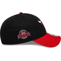 casquette-courbee-noire-et-rouge-ajustable-9forty-side-patch-chicago-bulls-nba-new-era