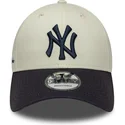cappellino-curvo-beige-e-blu-marino-regolabile-9forty-side-script-di-new-york-yankees-mlb-di-new-era