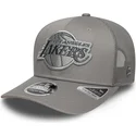 casquette-trucker-grise-avec-logo-grise-9seventy-stretch-snap-tonal-los-angeles-lakers-nba-new-era