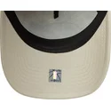 beige-snapback-kappe-mit-gebogenem-schirm-und-beigem-logo-e-frame-tonal-outline-der-los-angeles-lakers-nba-von-new-era