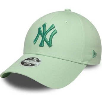 Zielona zakrzywiona czapka z regulacją dla kobiet z zielonym logo 9FORTY Metallic Logo New York Yankees MLB od New Era